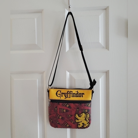 Loungefly Harry Potter Gryffindor Faux Leather Crossbody Bag Purse - Picture 1 of 10